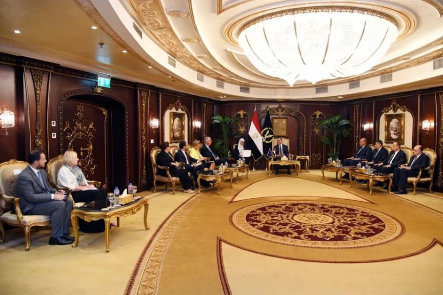 وزير الداخلية يستقبل المدير التنفيذي لوكالة الإتحاد الأوروبي للمخدرات والسيدة حرمه رئيس بعثة الإتحاد الأوروبي بالقاهرة