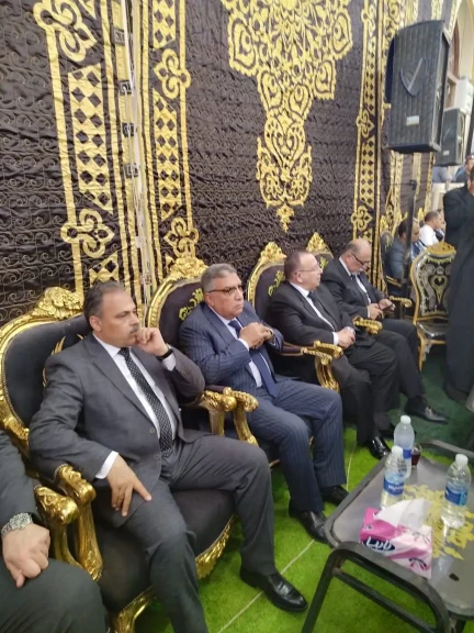 بالصور .. محافظ الدقهلية يقدم واجب العزاء والمواساة لأسرة العالم الجليل دكتور احمد عمر هاشم بمسقط رأسه بالشرقية