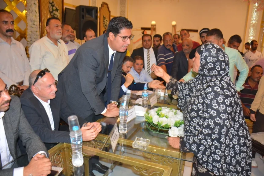 تنفيذاً لتوجيهات محافظ الدقهلية .. نائب المحافظ يتابع القرعة العلنية لتسكين الباعة بسوق طلخا الحضاري وسط شفافية تامة