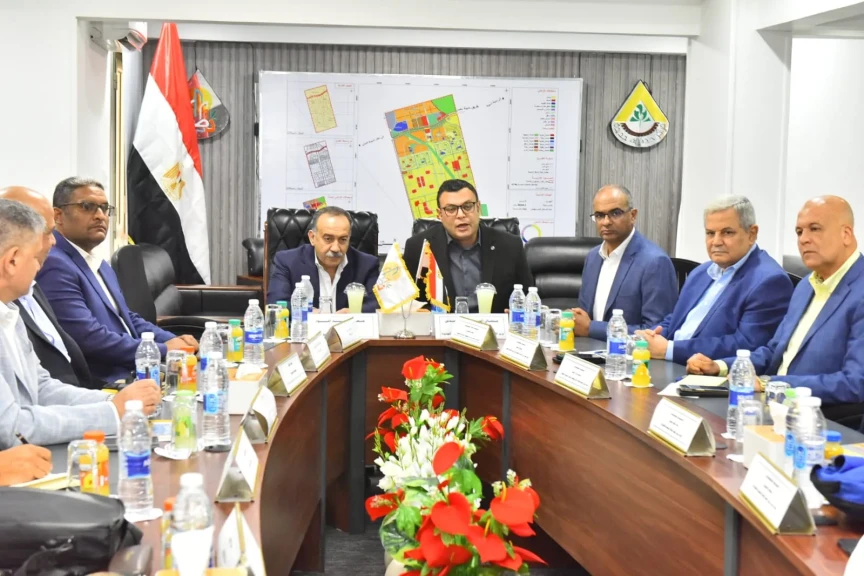 وزير الإسكان ومحافظ أسيوط يعقدان اجتماعاً بمقر جهاز مدينة ناصر الجديدة لمتابعة ملفات العمل وأوجه التعاون بالمدن الجديدة بالمحافظة