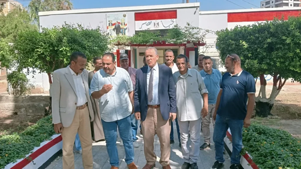 خلال جولته التفقدية مدير تعليم أسيوط يعلن تطوير المشروعات الإنتاجية بمدرسة ساحل سليم الثانوية الزراعية والمدارس التعليم الفنى