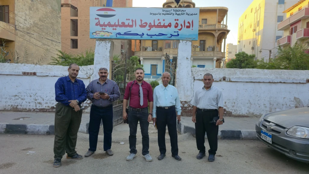 مدير تعليم أسيوط يعلن استمرار فعاليات الاتوبيس الطائر لمتابعة المدارس ومنفلوط تطلق اتوبيسها للقرى البعيدة