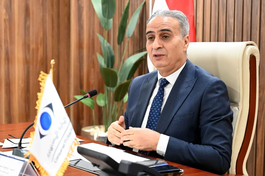 في واحدة من أقوى الضربات النوعية لجهاز حماية المستهلك بمحافظة الشرقية، وقبل تداولهم بالأسواق ضبط  8.5 طن زيت طعام مجهولة وورشة لإنتاج العبوات البلاستيكية والملصقات المزيفة