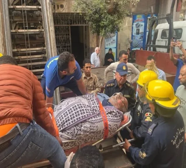 بالصور .. إستجابة عاجلة من وزارة الداخلية لمريض غير قادر على الحركة ونقله للمستشفى لتلقي العلاج اللازم