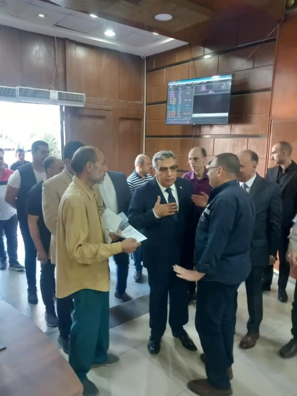 بالصور .. محافظ الدقهلية يتفقد المركز التكنولوجي وعددًا من إدارات الديوان العام