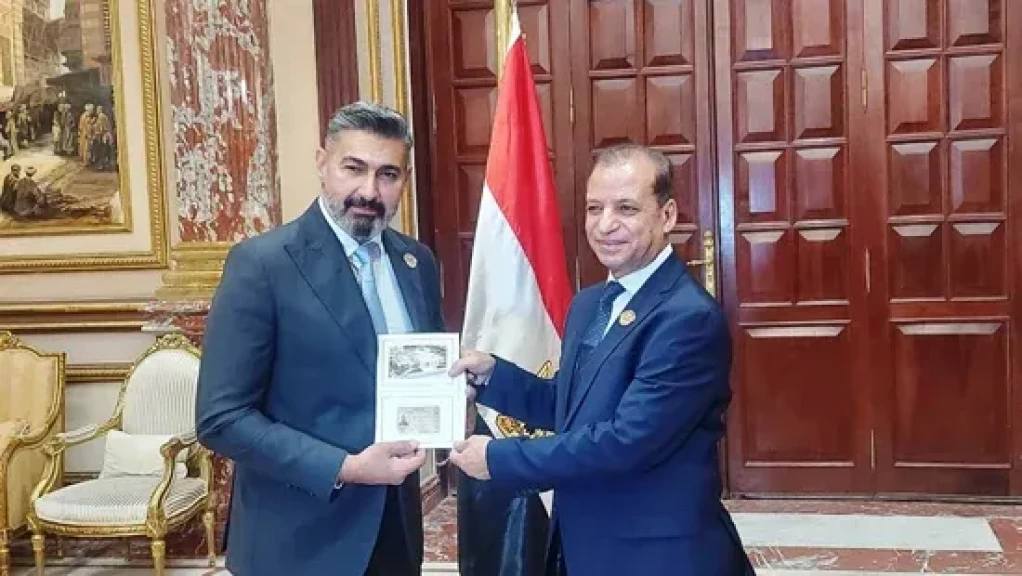 ياسر جلال يتسلم كارنيه عضوية مجلس الشيوخ