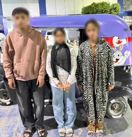 كشف ملابسات استقلال فتاتين مركبة توك توك وقيام شخص آخر بتصويرهما بملابس خادشة للحياء