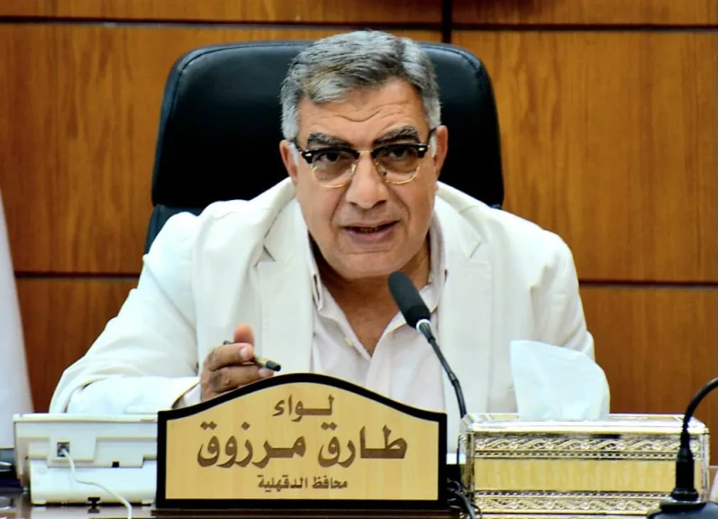 محافظ الدقهلية يعتمد تحريك تعريفة المواصلات العامة لنقل الركاب في حدود 15 % للخطوط الداخلية والخارجية عقب تحريك أسعار المواد البترولية .