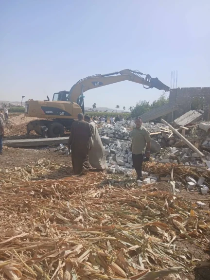 محافظ أسيوط: استرداد 2883 مترًا مربعًا وإزالة 67 حالة تعدي في المرحلة الثالثة من الموجة الـ27