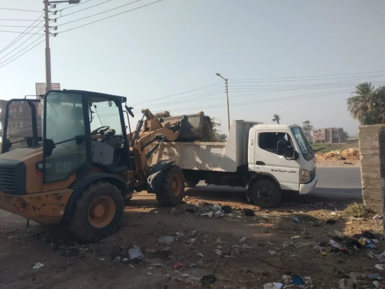 محافظ أسيوط: مواصلة رفع القمامة والمخلفات خلال حملات نظافة بمركز ومدينة صدفا