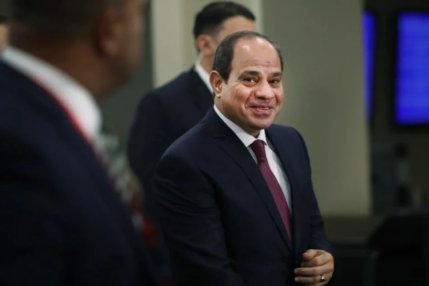 الرئيس السيسي يصل مركز المنارة لحضور الندوة التثقيفية الـ 42 بمناسبة ذكري انتصارات اكتوبر