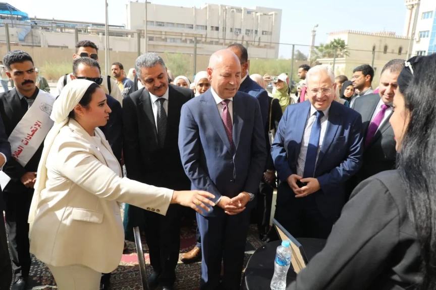 بالصور .. محافظ القاهرة يفتتح فعاليات ملتقى التوظيف والتدريب الذى تنظمه المحافظة بالتعاون مع جامعة حلوان