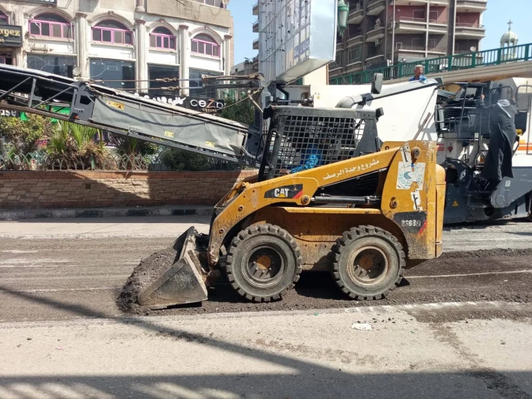 محافظ أسيوط: بدء كشط وتمهيد شارع الجلاء بحي شرق استعدادًا لرصفه ضمن الخطة الاستثمارية 2025- 2026