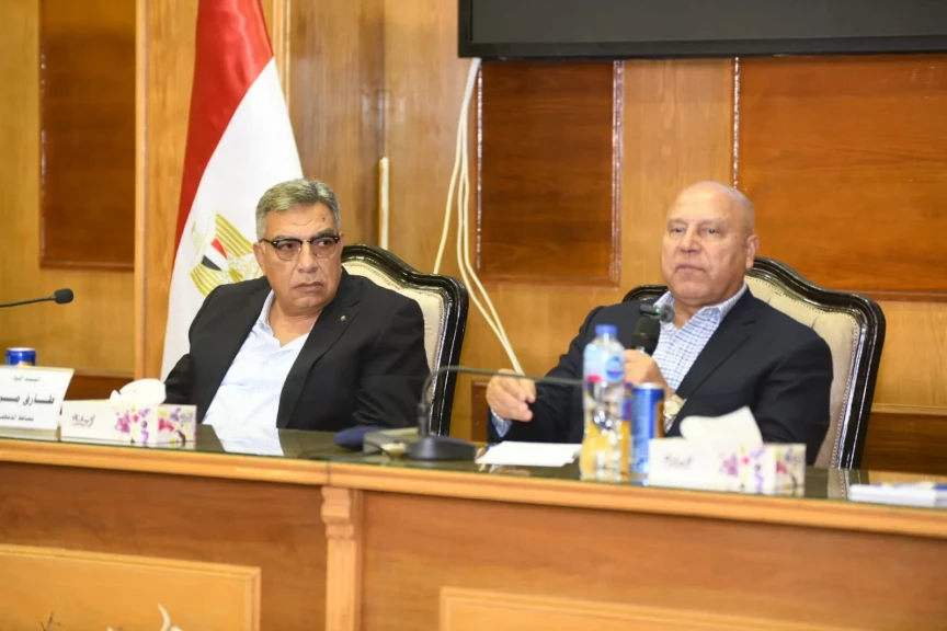 في إطار زيارة نائب رئيس مجلس الوزراء للتنمية الصناعية لافتتاح وتفقد عدد من المصانع بالمنطقة الصناعية بجمصه ولقاء المستثمرين لحل مشاكلهم ” .