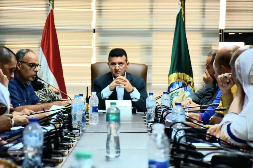 تنفيذاً لتوجيهات محافظ الدقهلية .. -السكرتير العام يترأس اجتماعاً لمتابعة ملفات التقنين والتصالح وتنفيذ مشروعات الخطة الاستثمارية