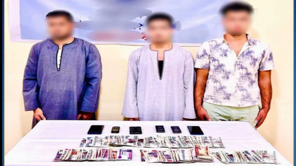 القبض على تشكيل عصابي لقيامهم بأنتحال صفة موظفى خدمة عملاء بأحد البنوك للنصب على المواطنين