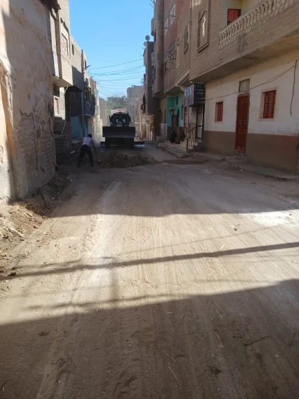 محافظ أسيوط: استمرار حملات تسوية وتمهيد الشوارع بالغنايم لتحسين الخدمات ورفع كفاءة منظومة النظافة