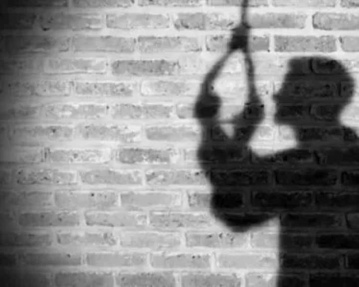 طالب اعدادي ينهي حياته شنقا لخلافات أسرية مع والده بالمحلة والأمن يحقق