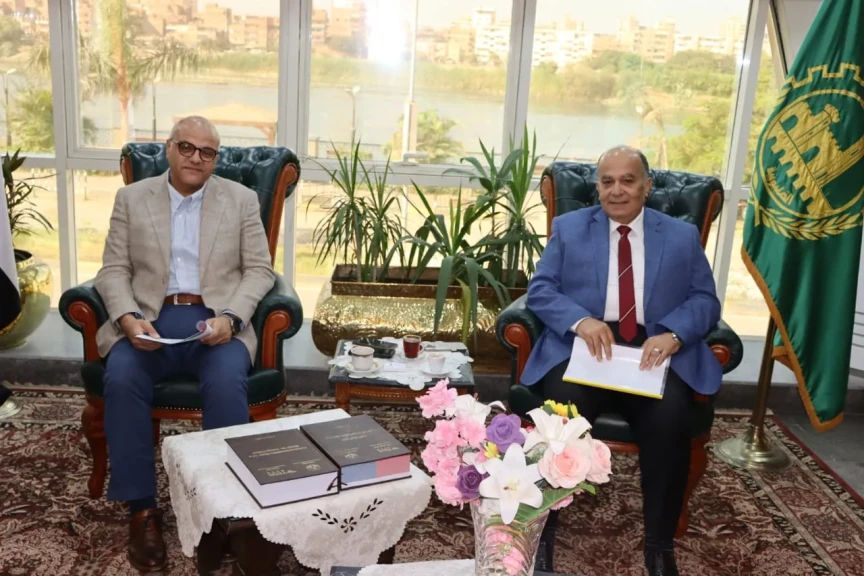 محافظ القليوبية يناقش إنشاء محطة عملاقة لتحويل 2000 طن قمامة يوميًا إلى 62 ميجاوات كهرباء