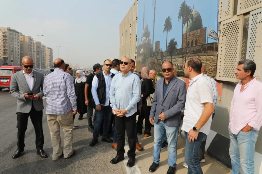 محافظ القاهره في يتفقد الاعمال النهائيه بالطريق الدائري لمحيط المتحف المصري استعدادا لافتتاحه