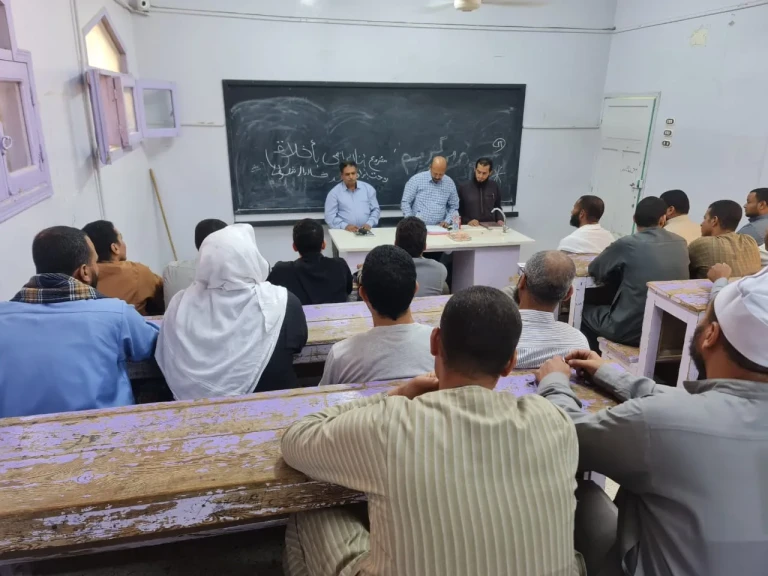 لحظة من ندوة مديرية العمل بديروط حول المفاوضة الجماعية ودعم بيئة العمل المستقرة