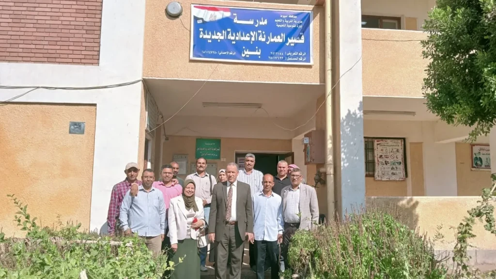 وكيل اسيوط يتفقد مدارس القصير