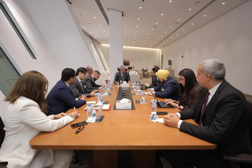 وزير السياحة والآثار يلتقي مسئولي مدرسة لوزان للفندقة بسويسرا لبحث سبل التعاون في تطوير التعليم والتدريب السياحي والفندقي