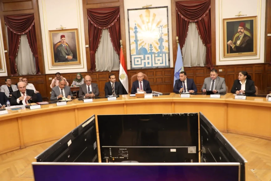 محافظ القاهرة يؤكد على رؤساء الأحياء بضرورة الإستعداد  لإنتخابات مجلس النواب المقرر عقدها يومي ٢٤ ، ٢٥ نوفمبر القادم.