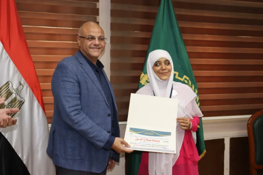 لفتة إنسانية .. محافظ القليوبية يكرم ”بسملة وتغريد” بعد فوزهما في ”تحدي القراءة العربي”