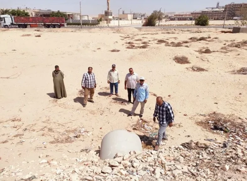 محافظ أسيوط: خطط استباقية واستعدادات شاملة لموسم الشتاء وتشكيل لجان للمرور على منشآت الحماية ومخرات السيول