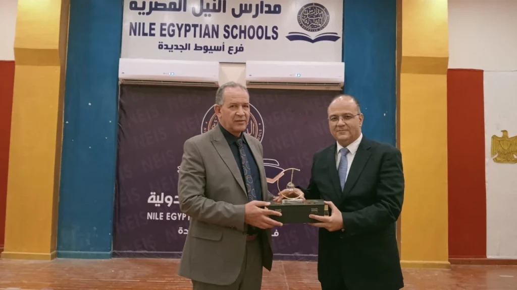 تكريم طلاب مدرسه النيل الدوليه