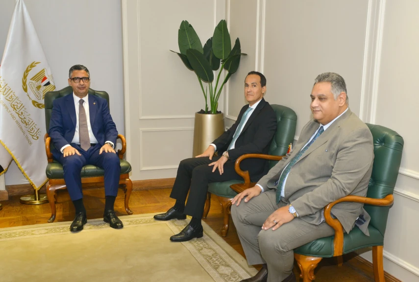 بالصور  .. وزير التموين والتجارة الداخلية يعقد اجتماعًا مع رئيس مجلس إدارة جهاز تنمية التجارة الداخلية الجديد