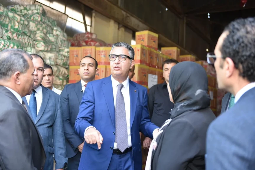 بالصور .. وزير التموين والتجارة الداخلية يتفقد عدداً من الأنشطة التموينية بالقاهرة لمتابعة توافر السلع وانتظام منظومة الدعم