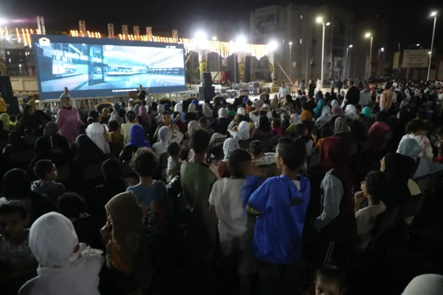 تجمع الاهالي وفرحتهم