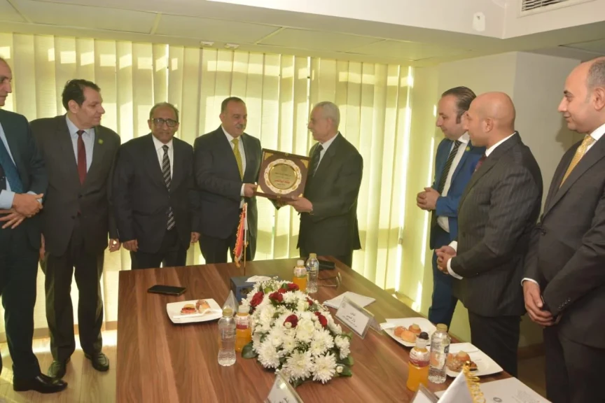 محافظ اسيوط