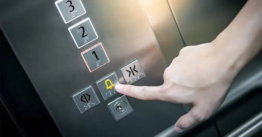 اسانسير عالق