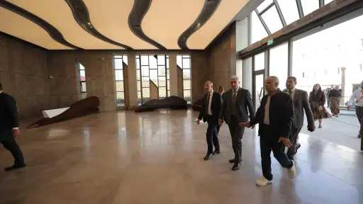 وزير السياحة والآثار يواصل متابعة...