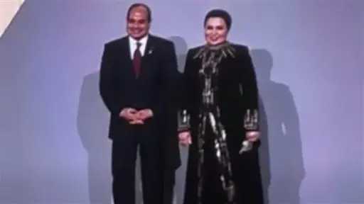 الرئيس السيسي وقرينته يستقبلان الوفود...