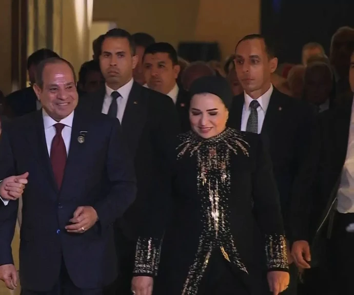 الرئيس السيسي وقرينته