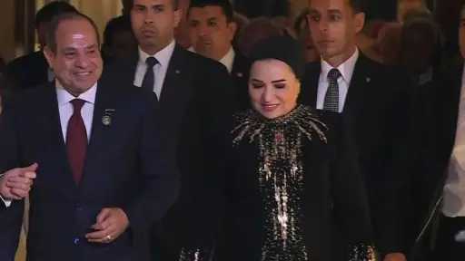 الرئيس السيسي وقرينته يستقبلان الوفود...