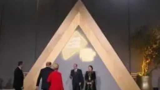 الرئيس السيسي وقرينته يستقبلان الوفود...