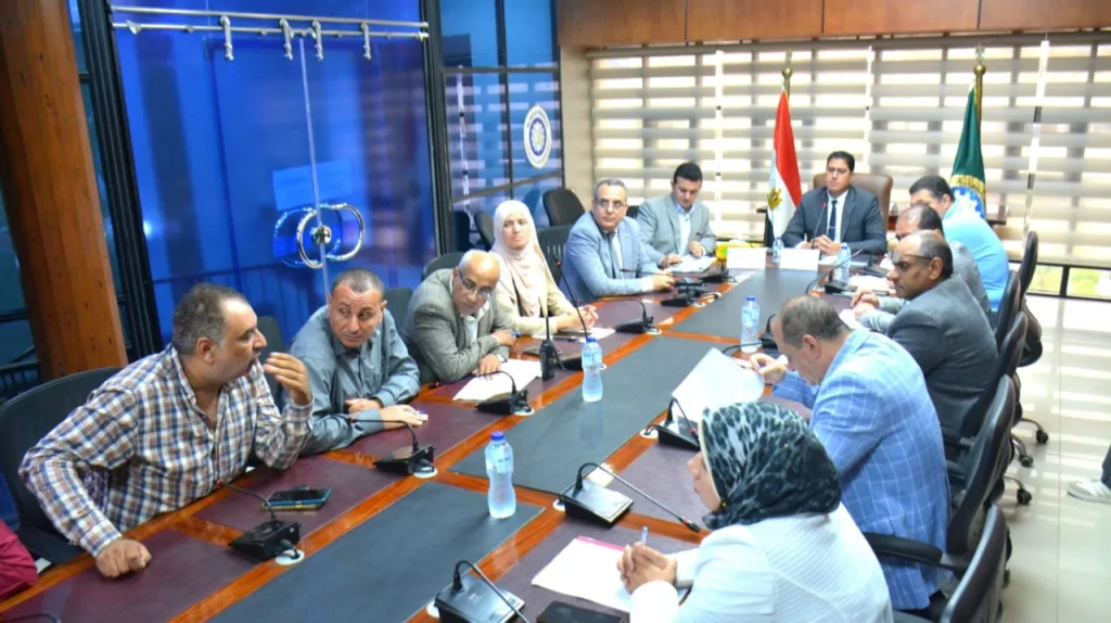 اللجنه برئاسه نائب المحافظ