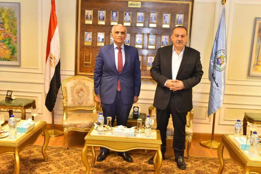 محافظ اسيوط مع نائب مساعد وزير الداخليه