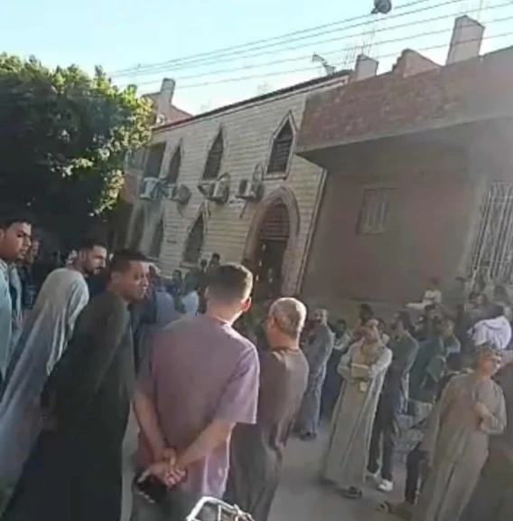 بالصور جنازة مهيبة.. تشييع جثامين ضحايا حادث الليثي بالمنيا في أبنوب