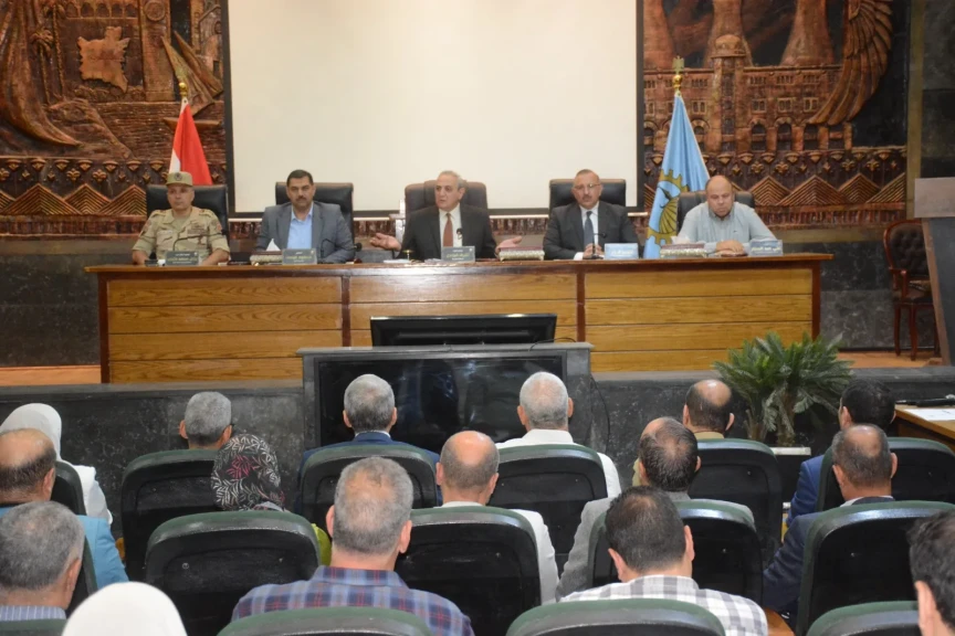 اثناء الاجتماع