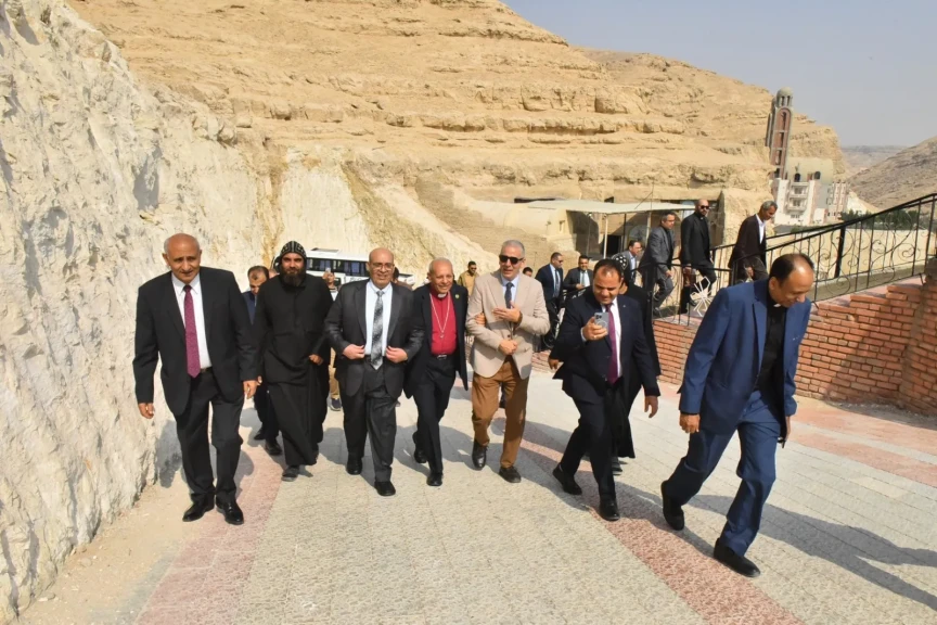 المحافظ مع الوفد