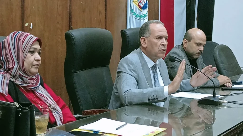 مدير تعليم اسيوط