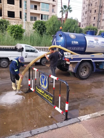 محافظ الدقهلية: استمرار جهود الوحدات المحلية بالتنسيق مع شركة مياه الشرب والصرف الصحي للتعامل مع مياه الأمطار