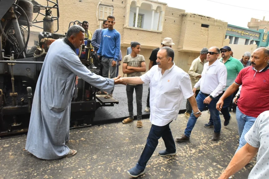 محافظ اسيوط وتطوير الطرق