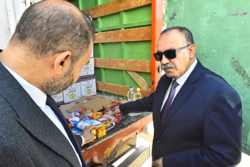 محافظ أسيوط يتفقد قافلة ”البر والتقوى” لدعم الأسر الأولى بالرعاية وتجهيز العرائس ويؤكد: دعم الفئات الأولى بالرعاية مستمر